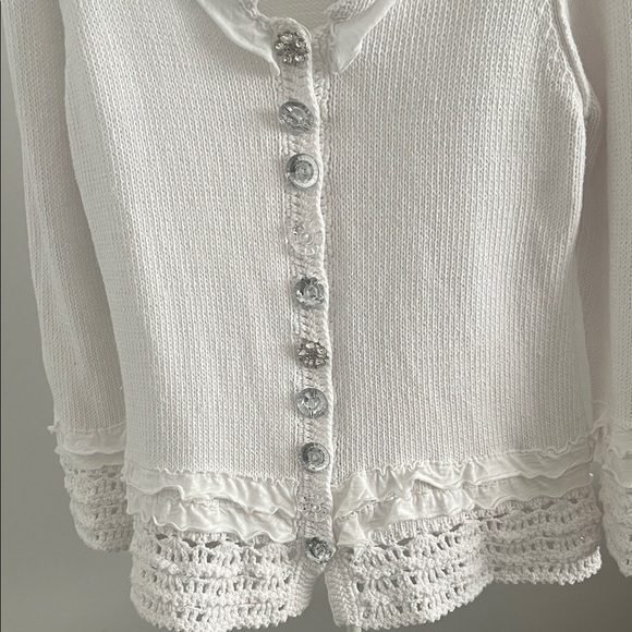 Lulu-B White Button-Up Cardigan - Picture 2 of 3